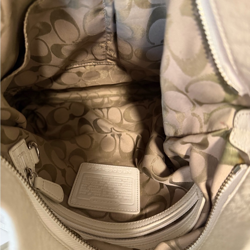 Vintage Coach Cream Leather Legacy Hobo Bag - Picture 4 of 10